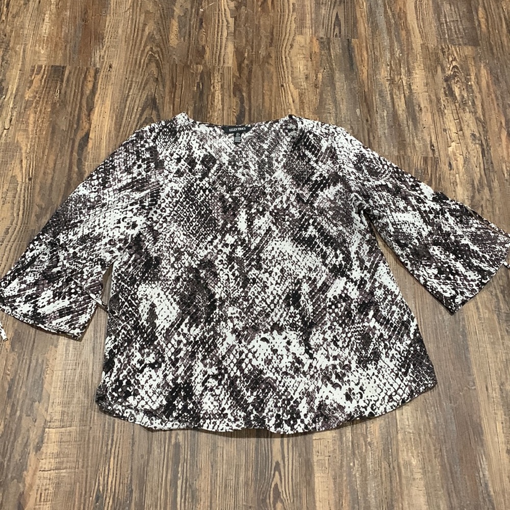 43. Ellen Tracy blouse
